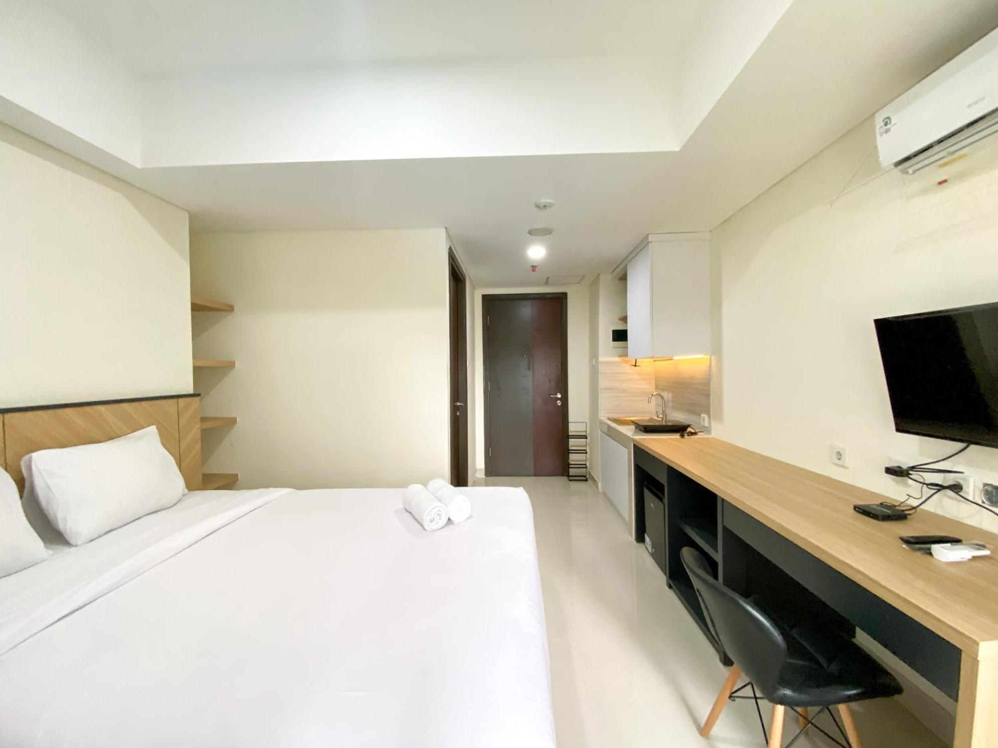 Cozy And Minimalist At Pollux Chadstone By Travelio Apartemen